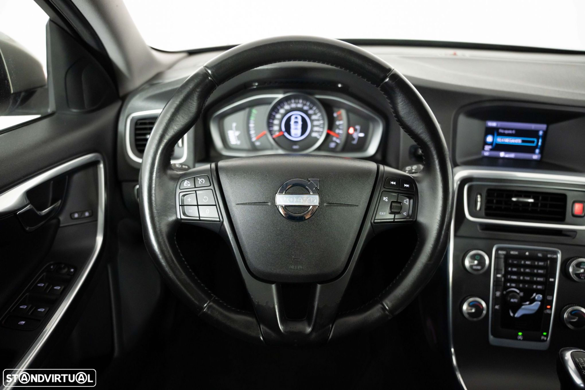 Volvo V60 2.0 D4 Kinetic - 24