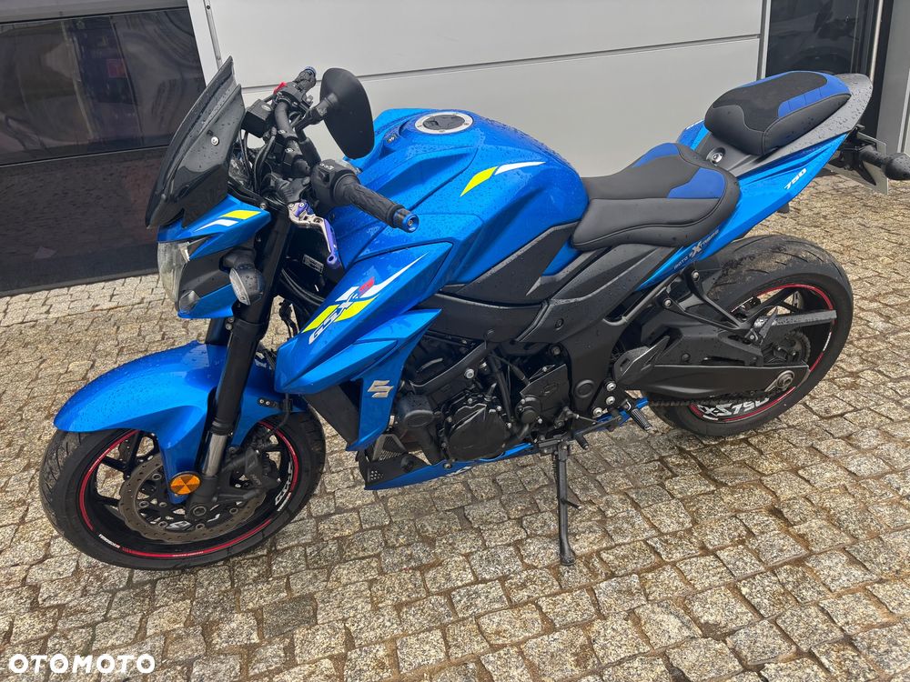 Suzuki GSX - 10
