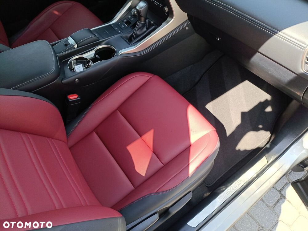 Lexus NX 300h F Impression AWD - 10