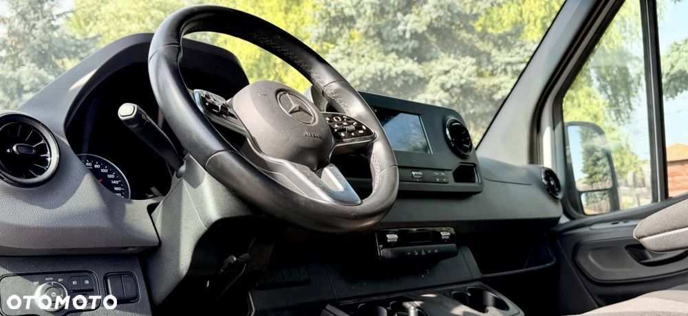Mercedes-Benz SPRINTER - 16