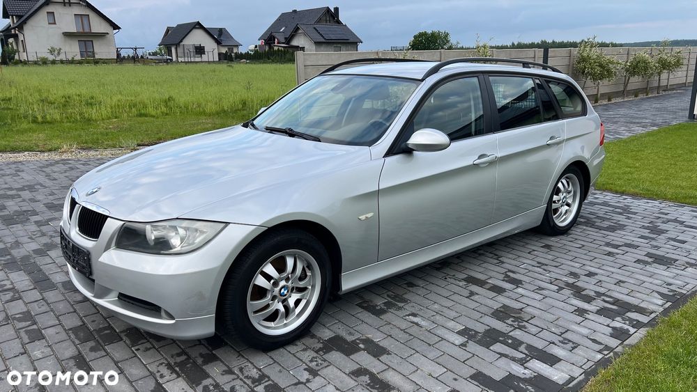 BMW Seria 3 320i - 1