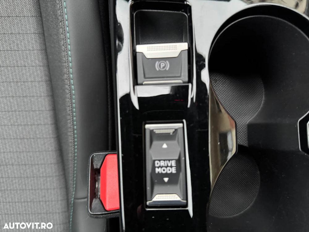 Peugeot 2008 PureTech 130 EAT8 Allure Pack - 22