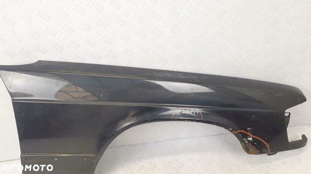 mercedes w201 190 błotnik prawy przedni - 5