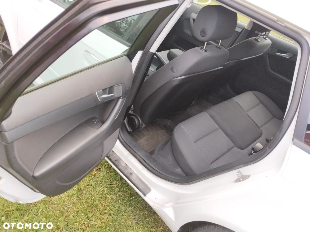 Audi A3 Sportback 1.6 TDI Ambiente - 11