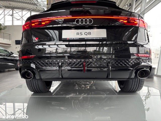 Audi RS Q8 - 4