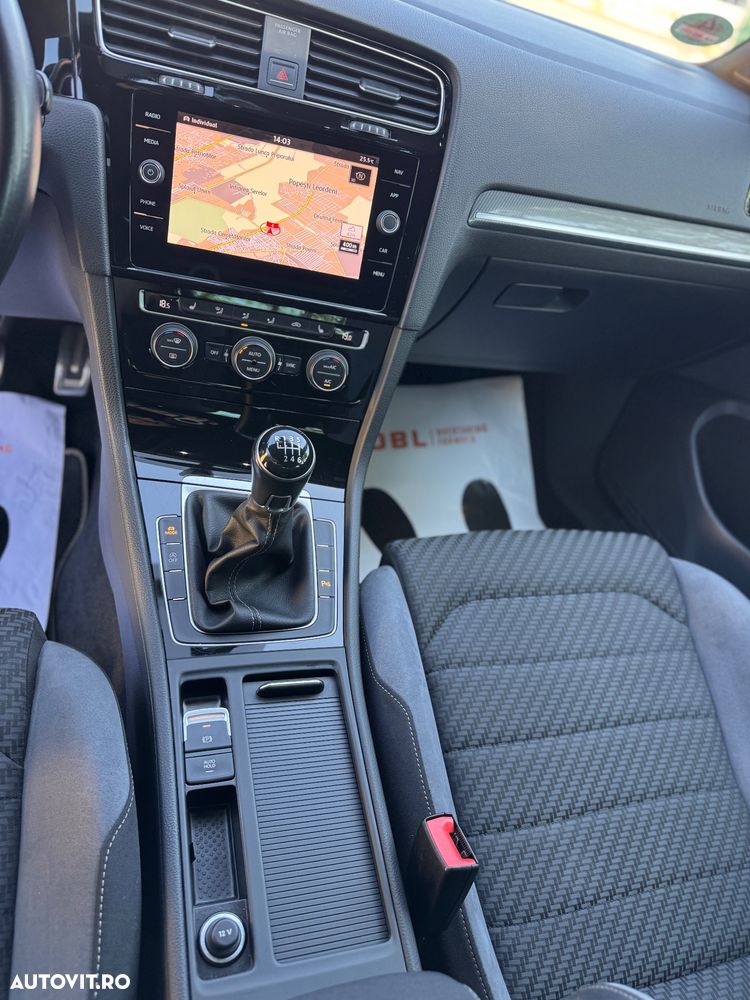 Volkswagen Golf 1.5 TSI OPF R-Line - 16
