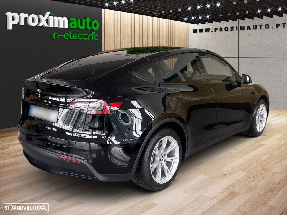 Tesla Model Y Standard - 14