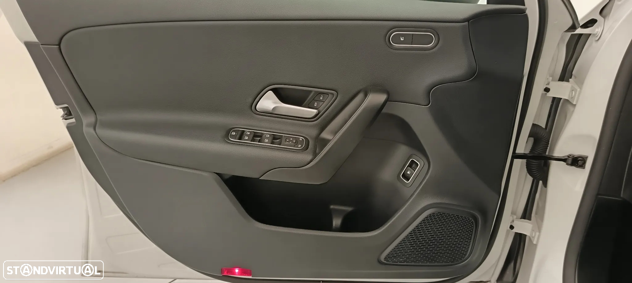 Mercedes-Benz A 250 e - 26