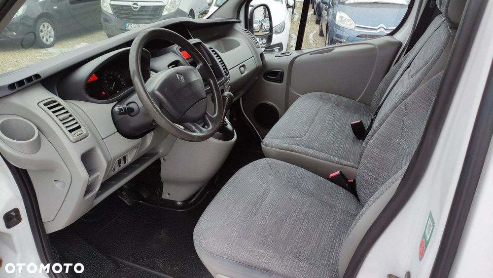 Renault Trafic - 23
