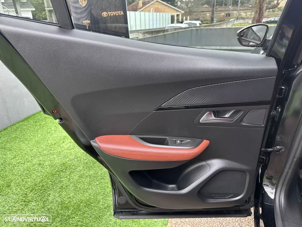 Peugeot 2008 PureTech 130 Allure Pack - 47