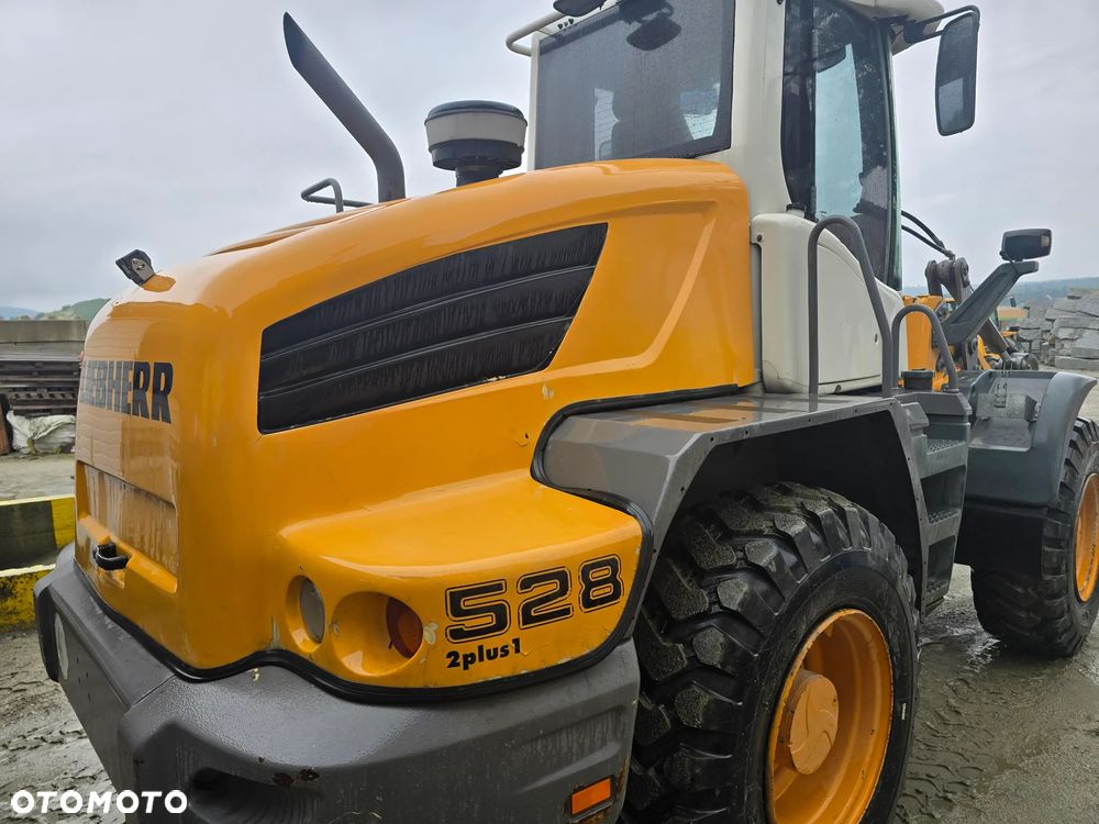 Liebherr L528 - 7