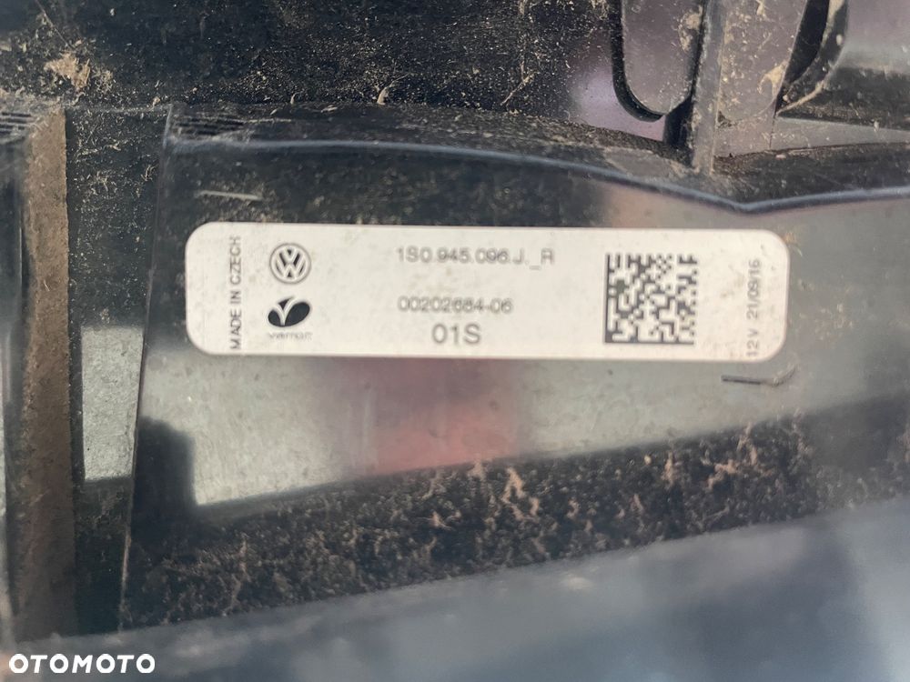 LAMPA TYLNA VOLKSWAGEN  UP LIFT  LEWA PRAWA - 4