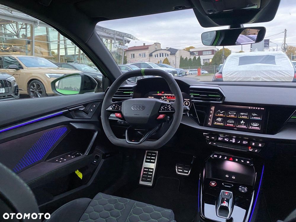 Audi RS3 Limousine - 14