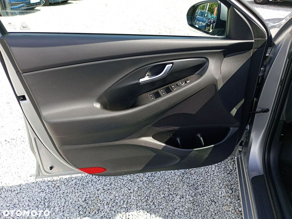 Hyundai i30 1.5 DPI Classic + - 18