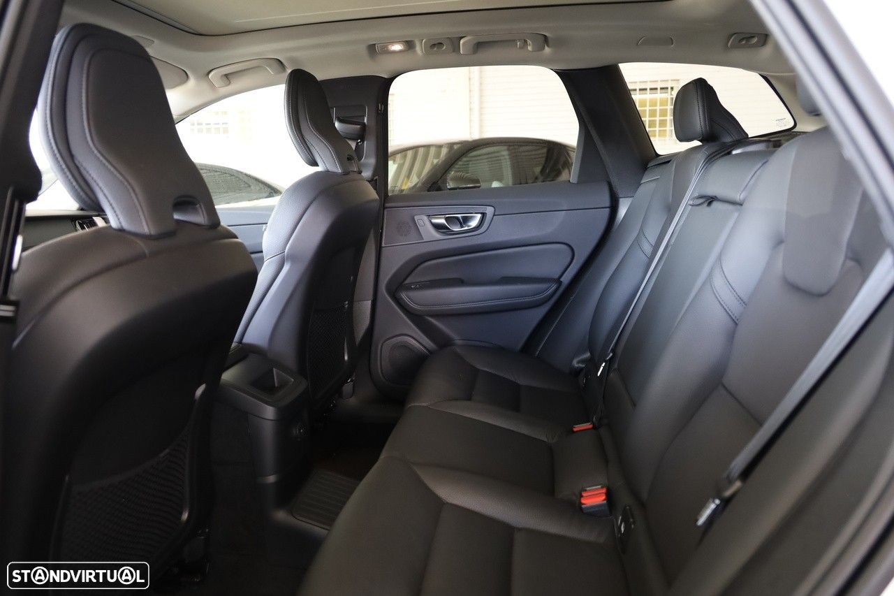 Volvo XC 60 2.0 T6 PHEV Ultimate Dark AWD - 8