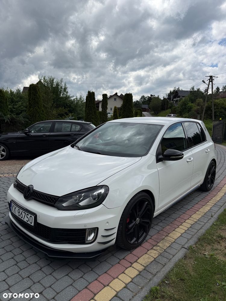 Volkswagen Golf - 1