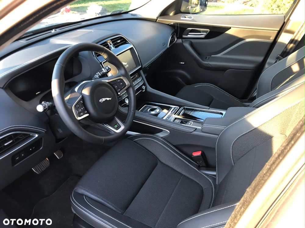 Jaguar F-Pace 2.0 i4D AWD R-Sport - 9