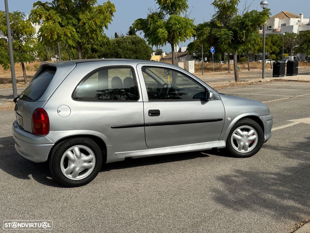 Opel Corsa 1.6 16V GSi - 4