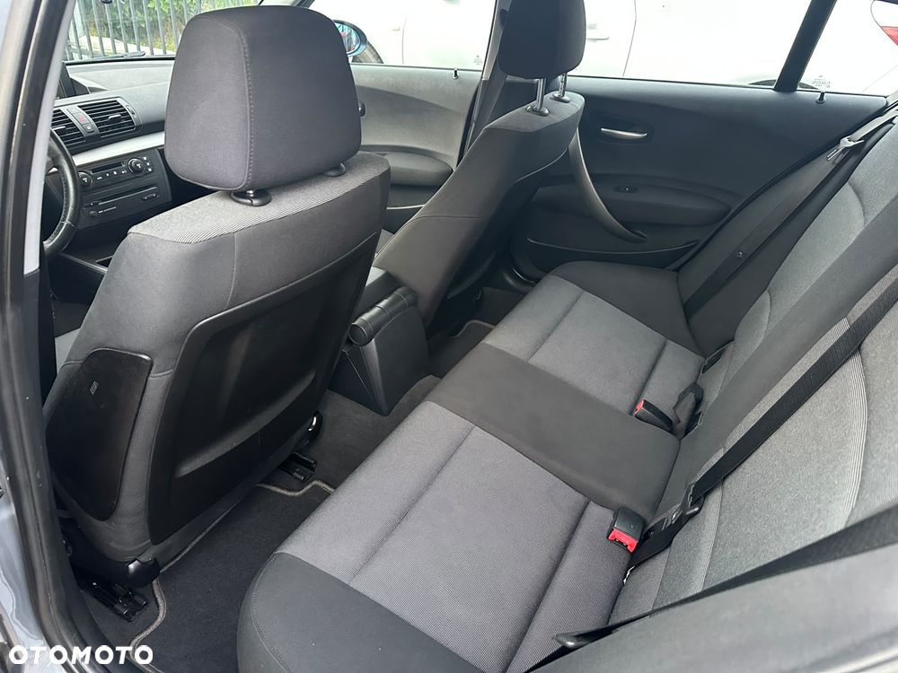BMW Seria 1 - 30