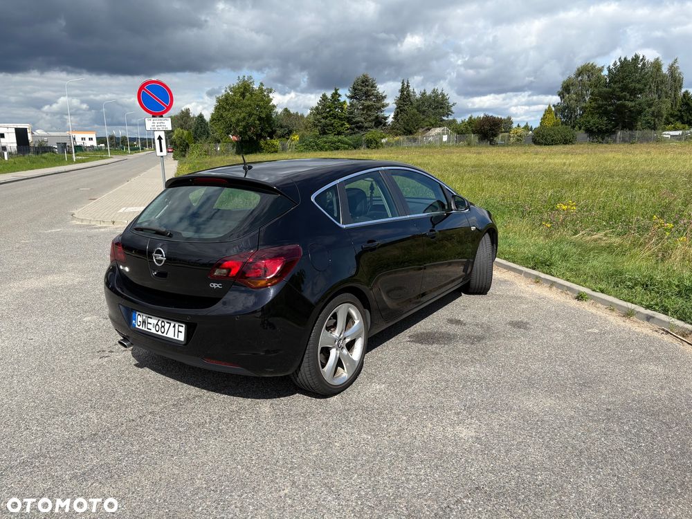 Opel Astra 1.6 T Cosmo - 4
