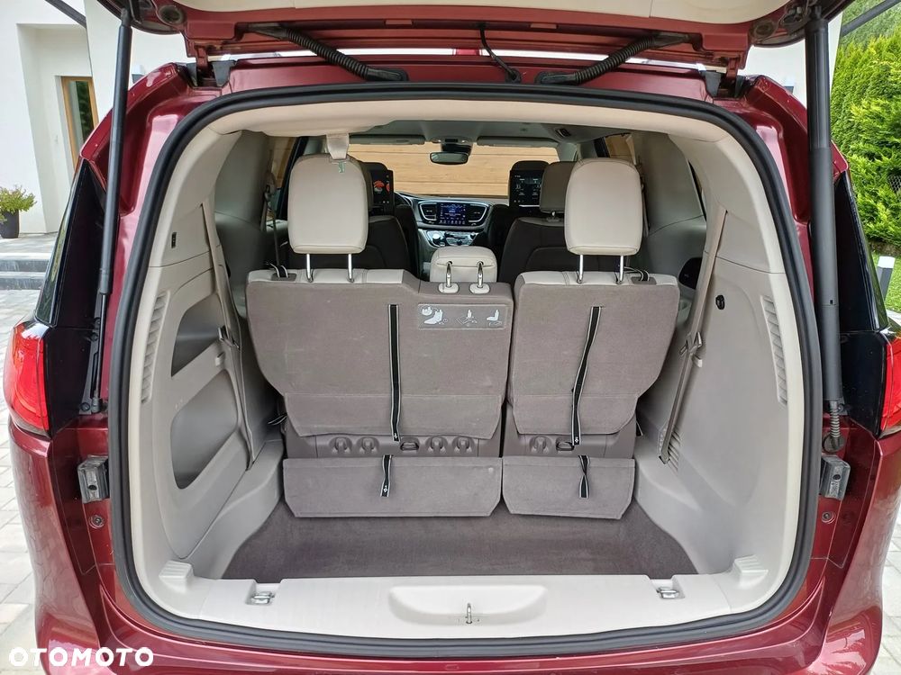 Chrysler Pacifica - 14