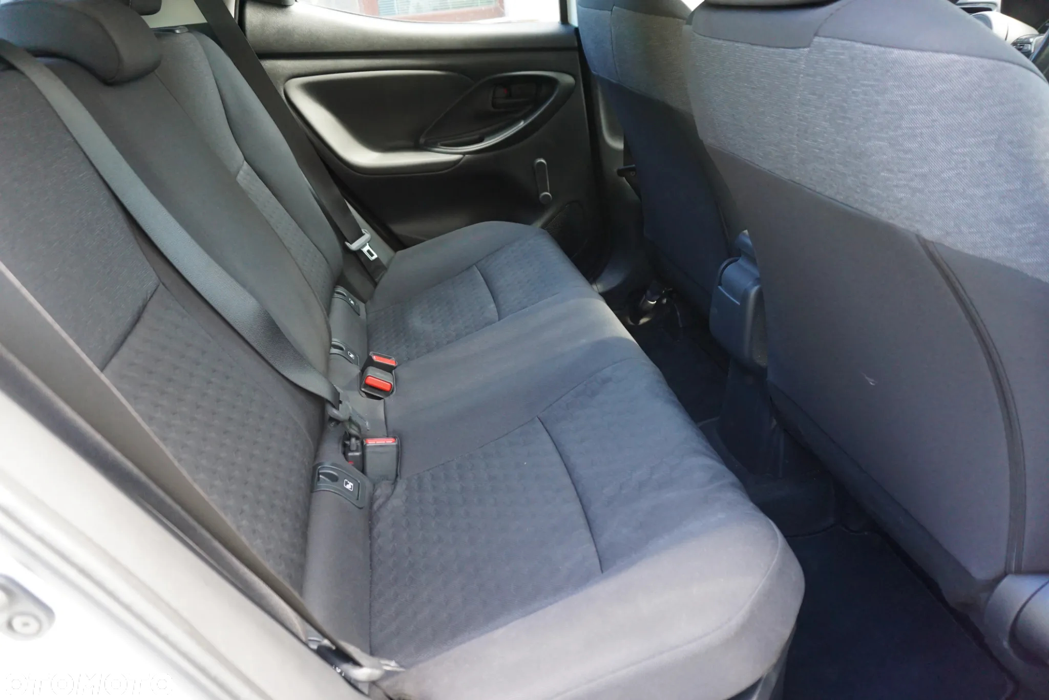 Toyota Yaris Hybrid 1.5 Style - 14