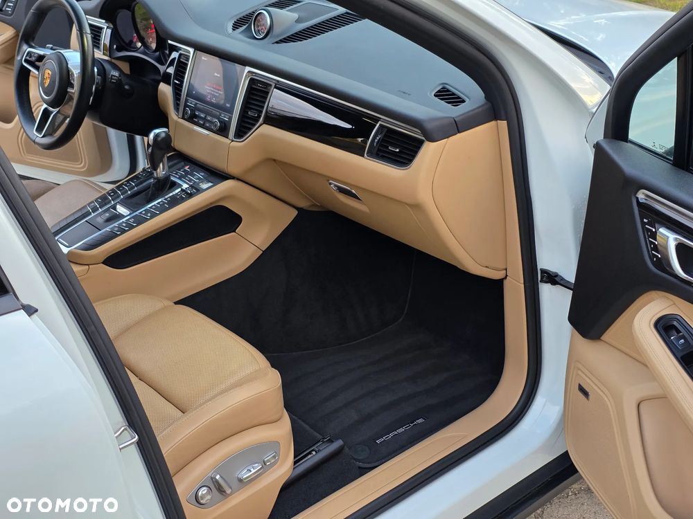 Porsche Macan - 26