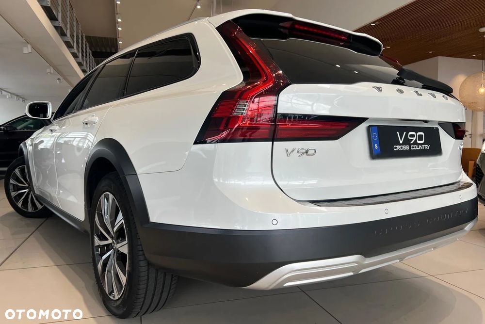 Volvo V90 Cross Country B5 D AWD Geartronic Pro - 4