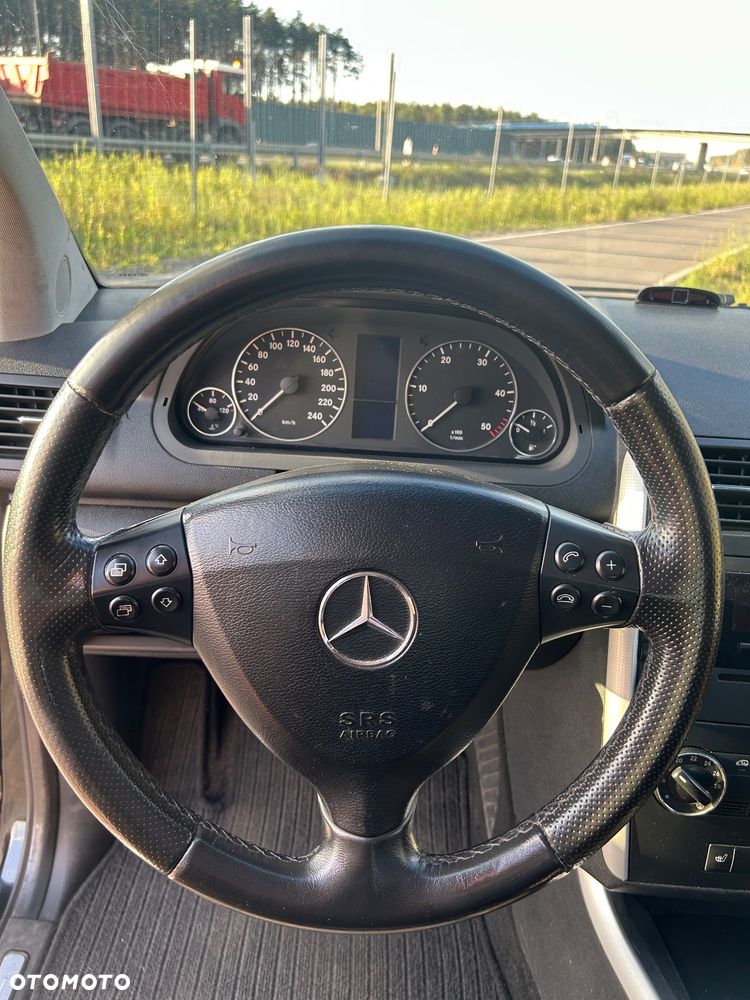 Mercedes-Benz Klasa A 180 CDI Avantgarde - 32