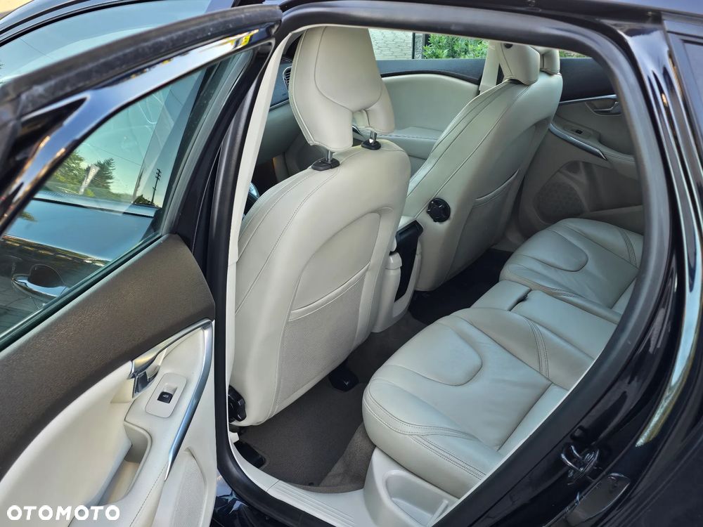 Volvo V40 Cross Country D3 - 19
