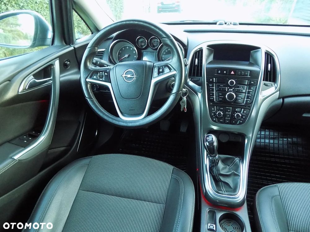 Opel Astra 1.4 Turbo Innovation - 13