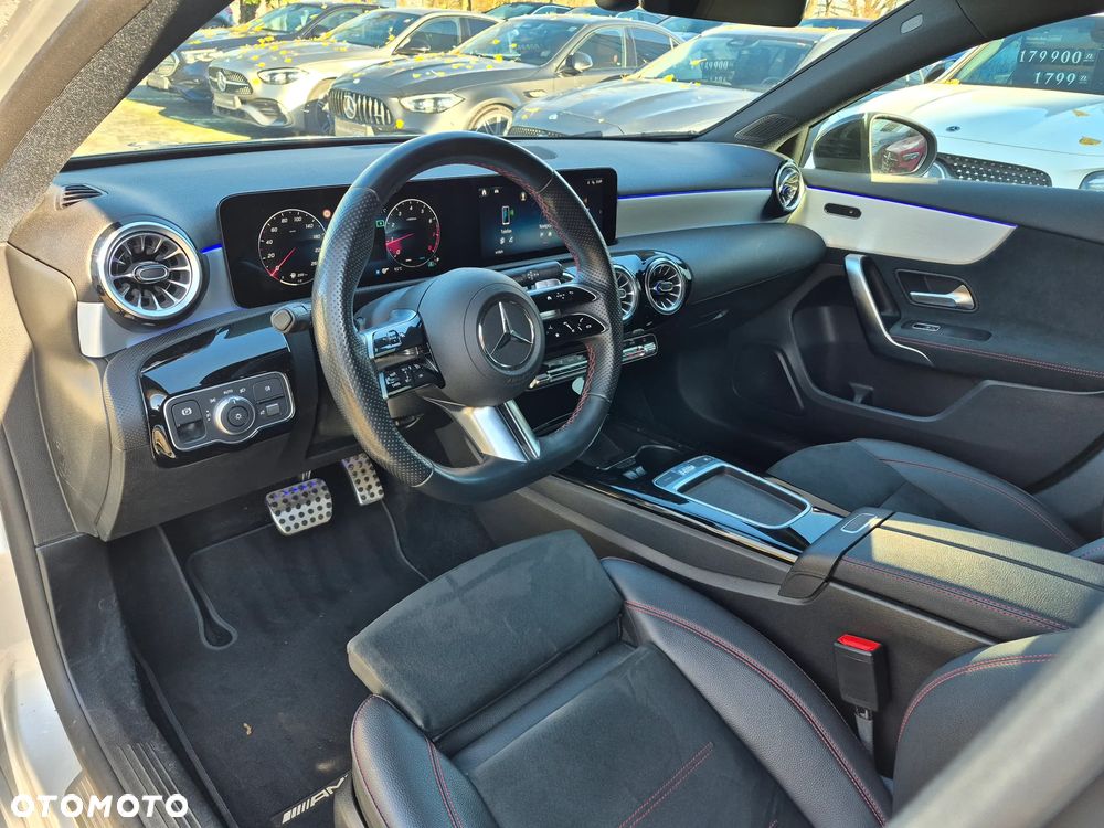 Mercedes-Benz Klasa A 220 4-Matic AMG Line 7G-DCT - 14
