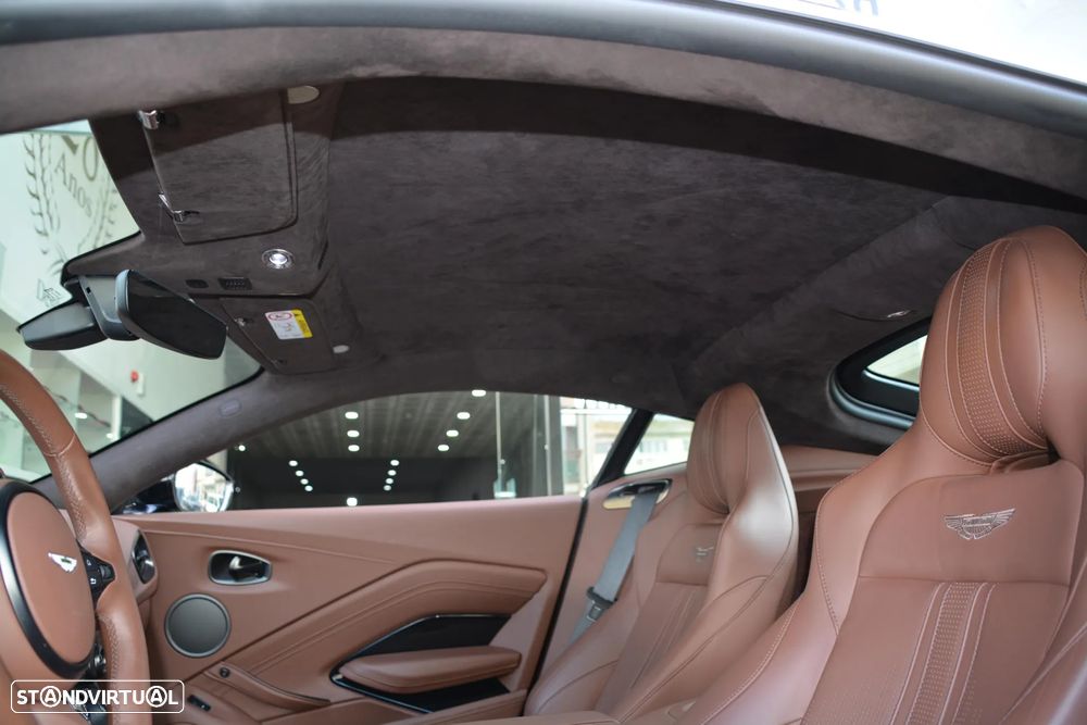 Aston Martin Vantage Coupe V8 - 44