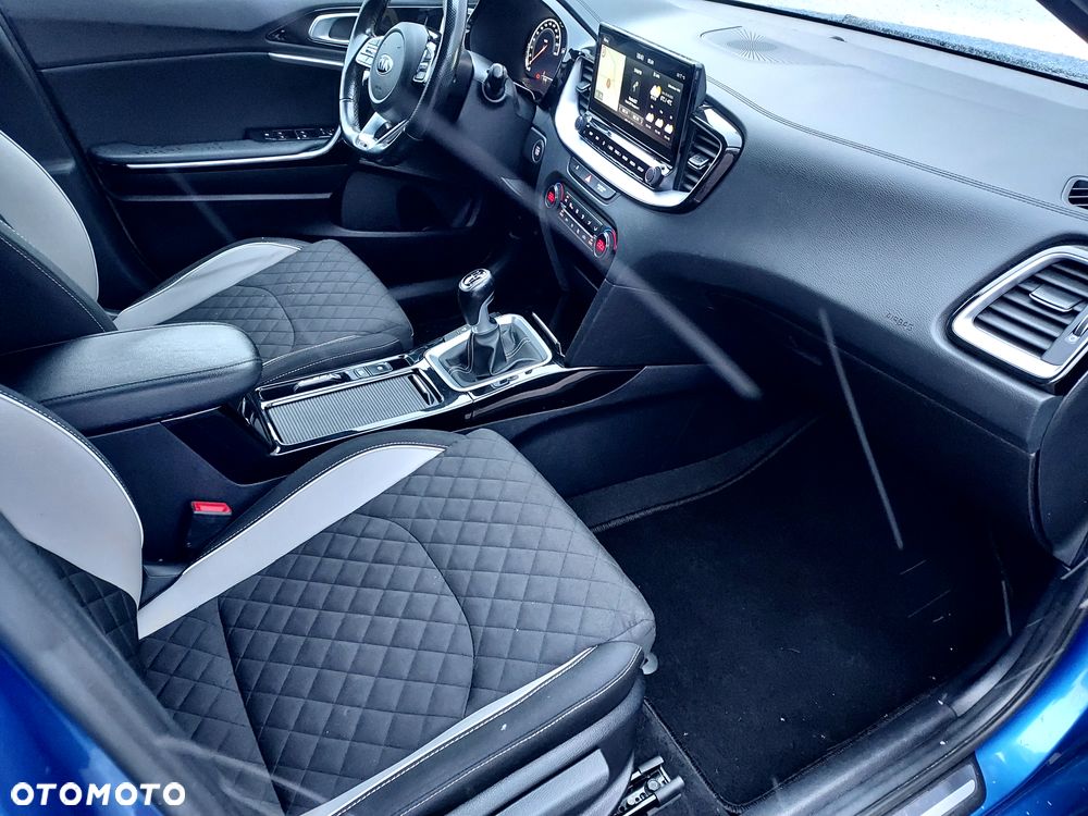 Kia Ceed 1.6 CRDi GT Line - 8