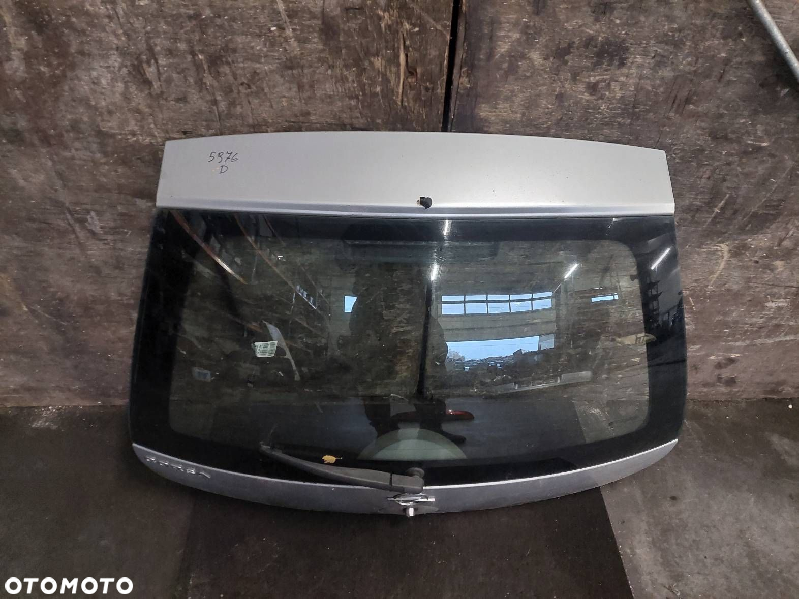 KOMPLETNY TYŁ KLAPA BAGAŻNIKA ZDERZAK TYŁ LAMPA OPEL CORSA C Z147 - 9