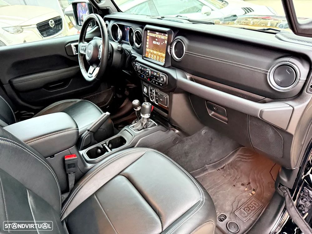 Jeep Wrangler Unlimited - 26