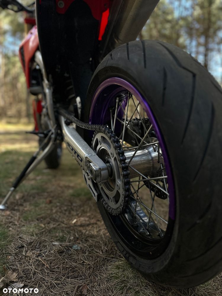 Honda CRF - 9