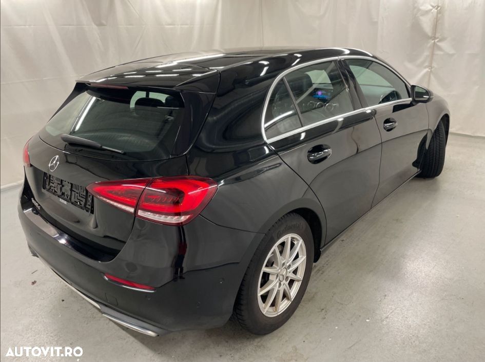 Mercedes-Benz A 180 d 7G-DCT - 4