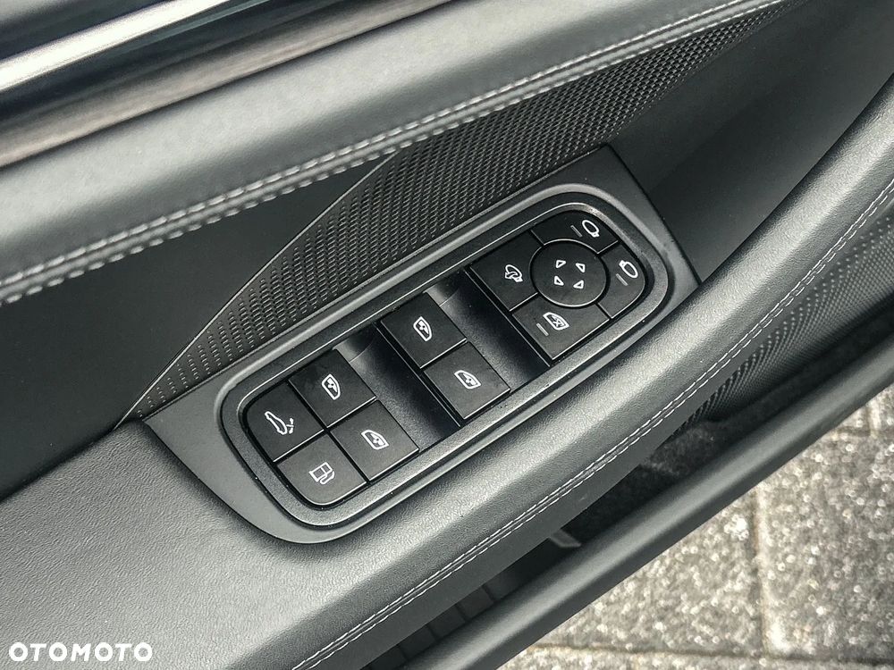 Porsche Panamera - 12