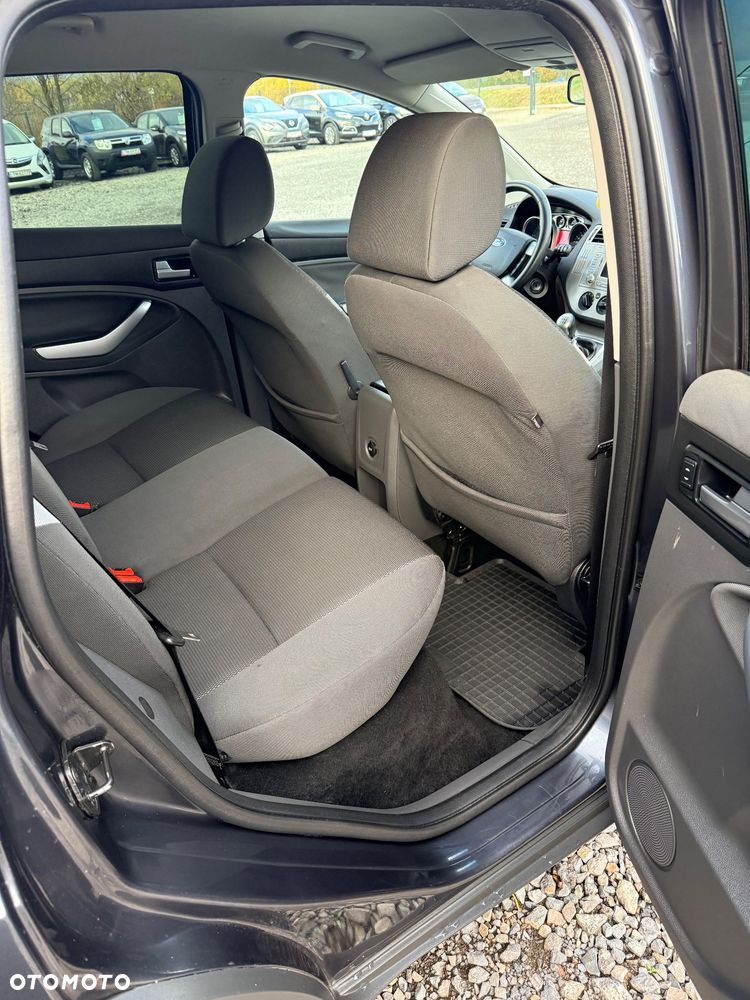 Ford Kuga - 10