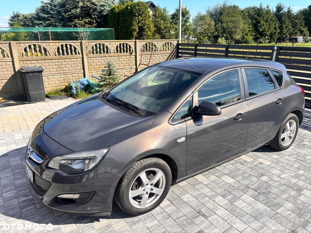 Opel Astra 1.6 Essentia - 11