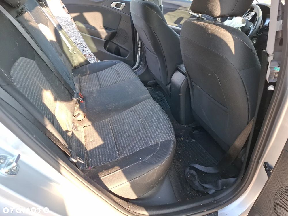 Kia Ceed 1.5 T-GDI M - 8