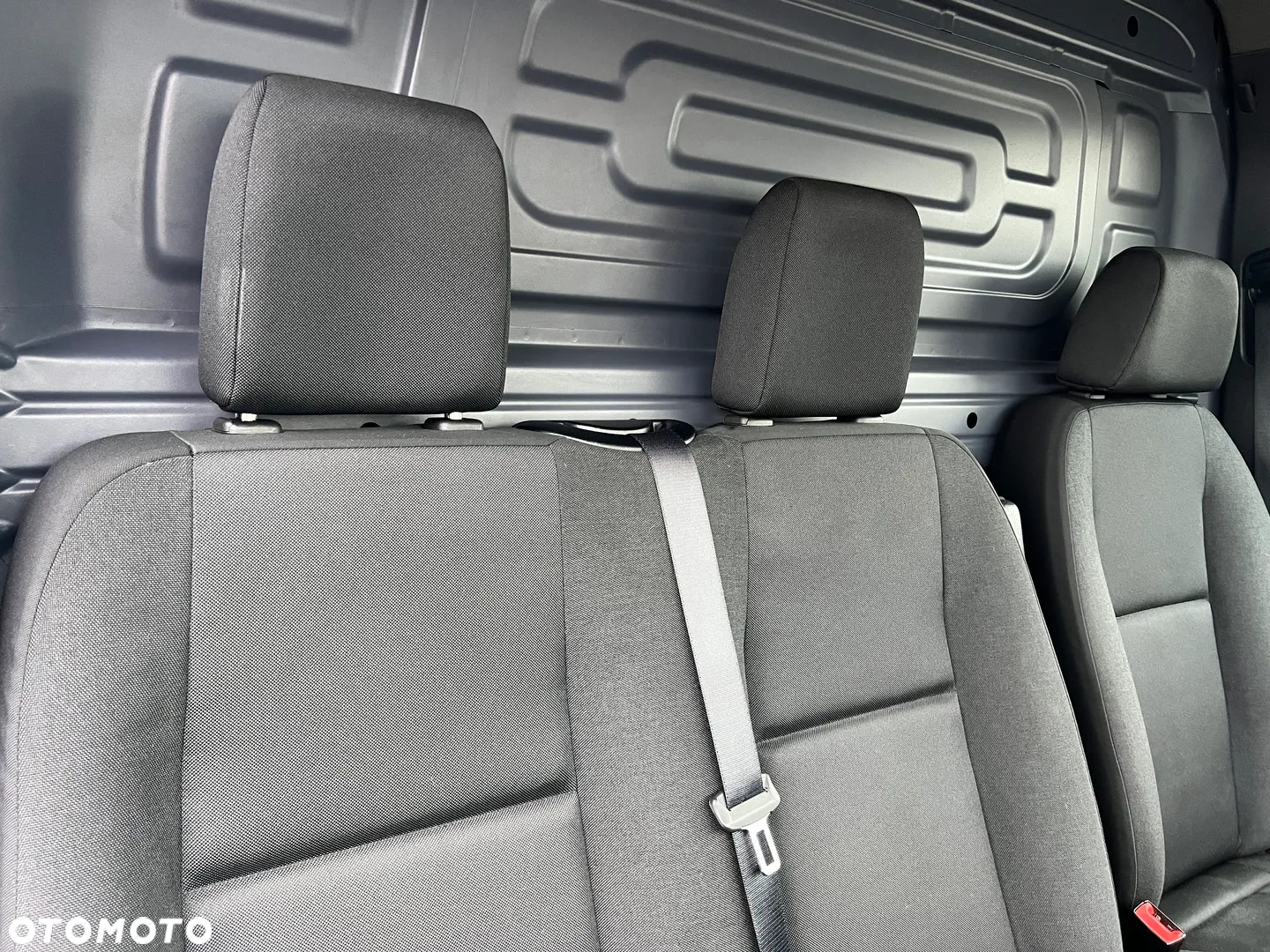 Mercedes-Benz Sprinter - 25