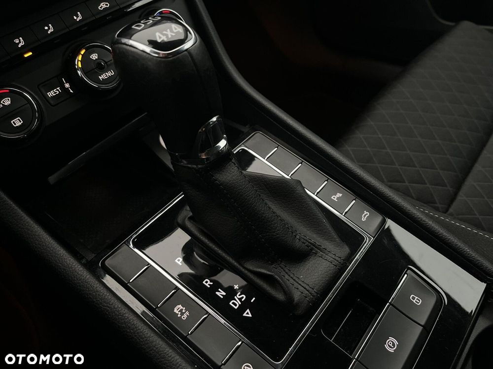 Skoda Superb 2.0 TDI SCR 4x4 Style DSG - 29