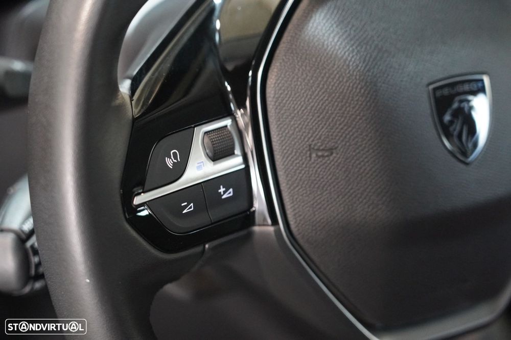 Peugeot 208 - 10