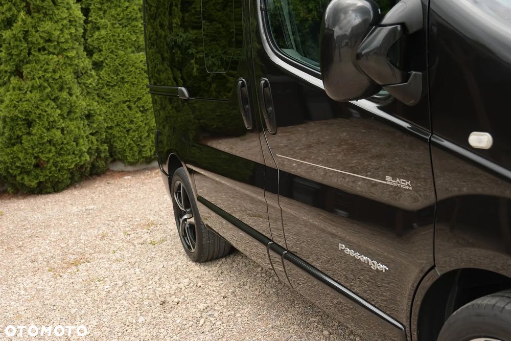 Renault Trafic FAP Passenger Black Edition - 14