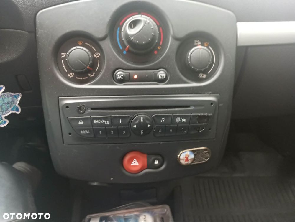 Renault Clio 1.5 dCi Alize - 12