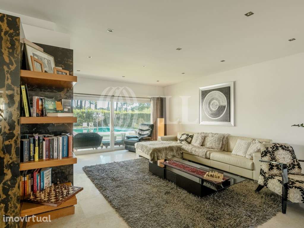 Moradia T4+1 com piscina, na Herdade da Aroeira, Almada - Grande imagem: 4/32
