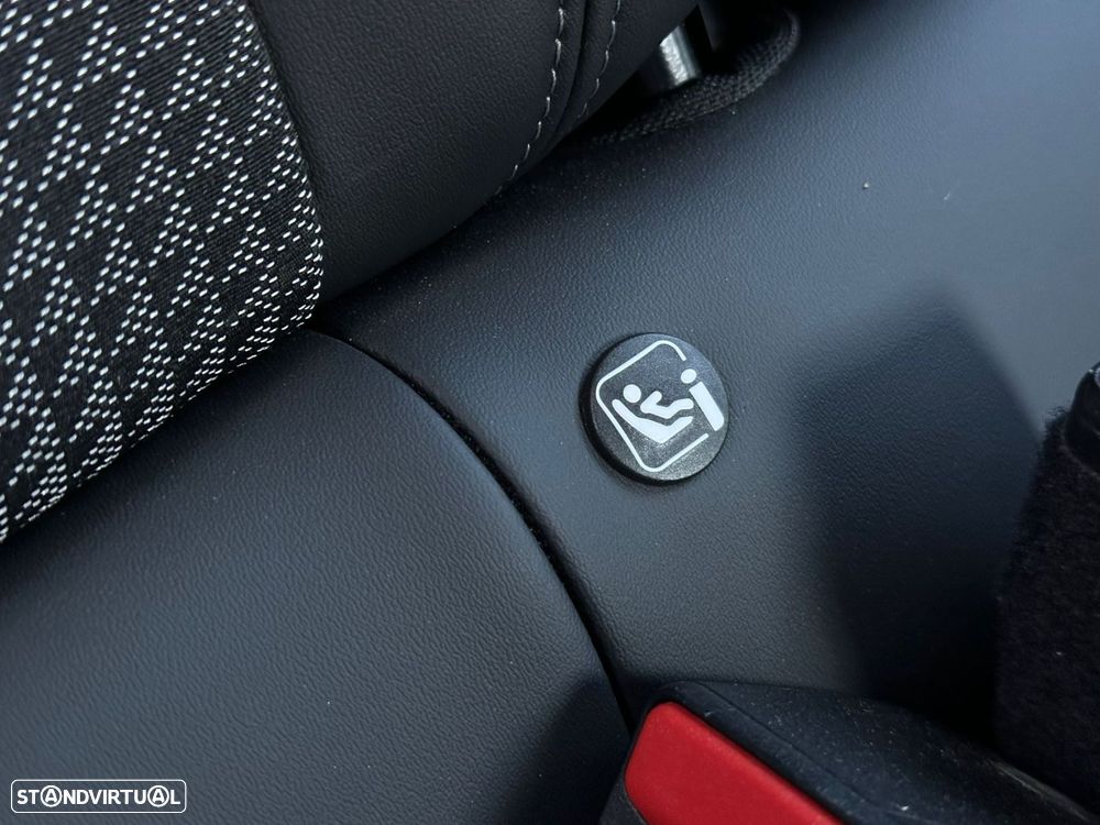 Peugeot e-208 50 kWh GT - 11