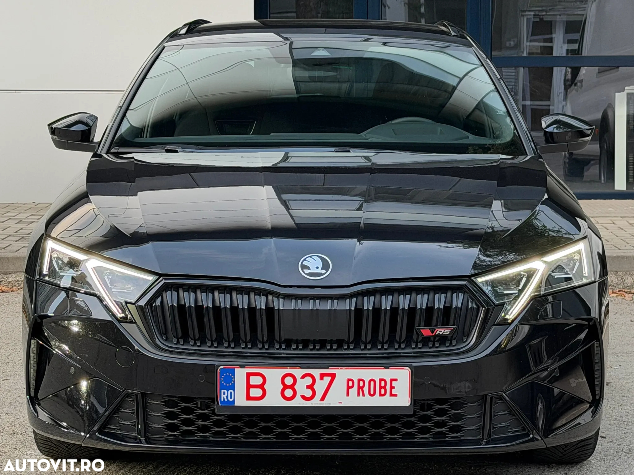 Skoda Octavia Combi 2.0 TSI 265 CP DSG RS - 2